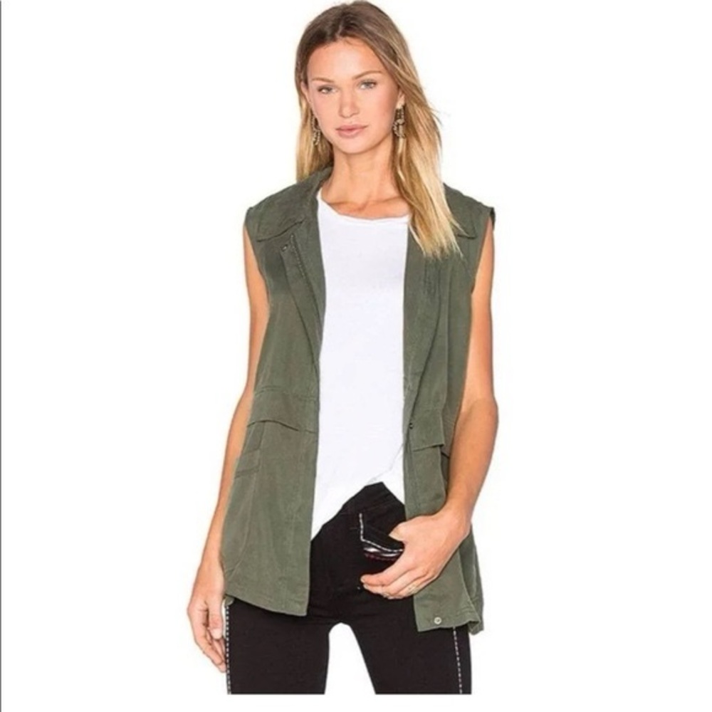 Cupcakes and Cashmere Adison Olive Womens Vest NWOT Size‎ S
